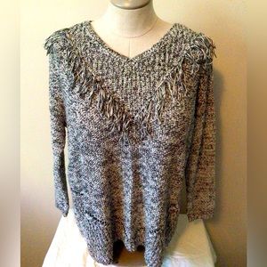 🌹 2 for $15. JustFab woman’s sweater in size 2X.